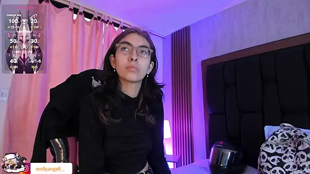 Molly A online show from July 2026 03:07:01 PM