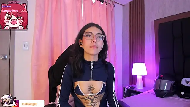 Molly A online show from April 2026 02:43:02 PM