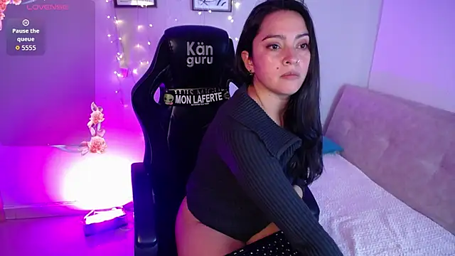 Siara Belle online show from March 2026 09:04:02 PM