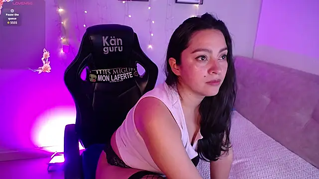 Siara Belle online show from March 2026 09:49:01 PM