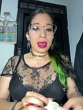 Snapshot of Laughing_Natty chatting on May 2026 01:53:02 AM Laughing Natty online show from May 2026 01:53:02 AM