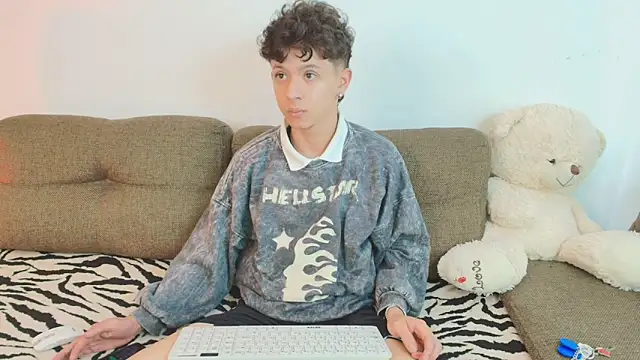 Daniel Roy online show from May 2026 02:15:01 PM
