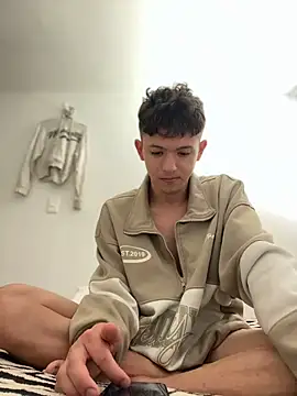 Daniel Roy online show from March 2026 07:08:02 PM