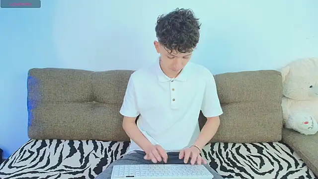 Daniel Roy online show from May 2026 12:13:02 PM