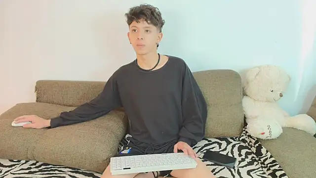 Daniel Roy online show from May 2026 01:00:01 PM