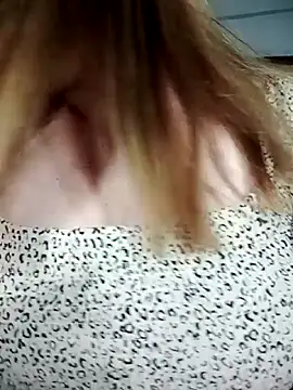 jennyyhottt online show from May 2026 07:06:01 PM