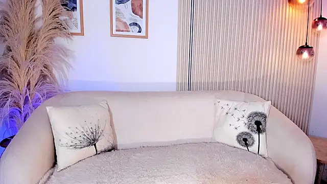 Juli jaramillo online show from March 2026 12:54:01 PM