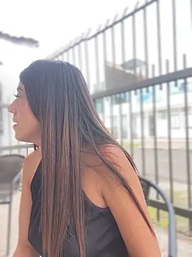 Electra Pinkk online show from April 2026 01:34:02 PM