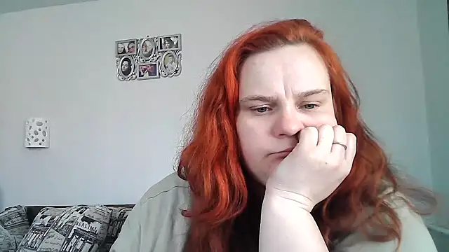 DollyGersonn online show from April 2026 01:29:01 PM