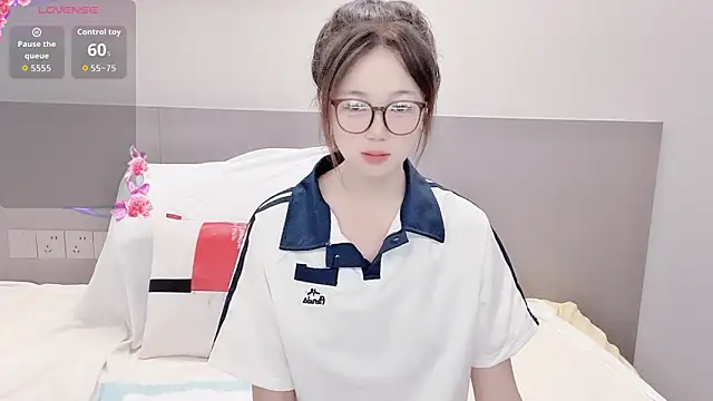 Lucky zhizhi online show from April 2026 04:26:01 AM