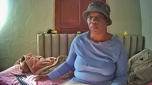 JoycyQueen online show from April 2026 06:09:01 AM