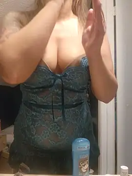 NicolePearl online show from June 2026 12:59:02 AM