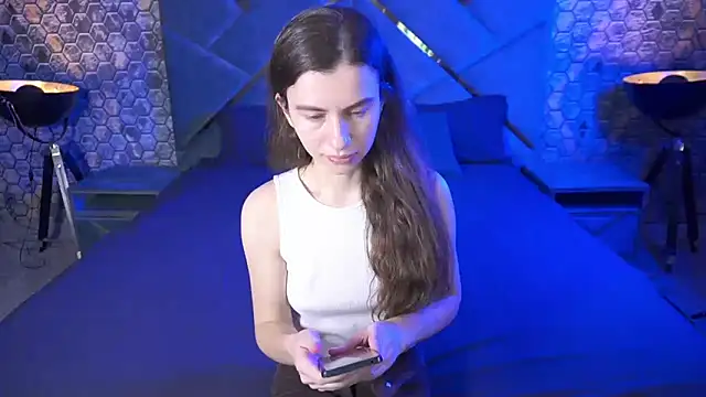 LittleJulii online show from March 2026 03:56:02 PM