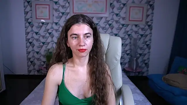 LittleJulii online show from April 2026 07:20:02 PM
