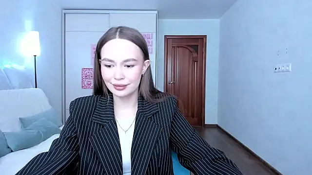 kittiangel00 online show from April 2026 12:32:02 PM