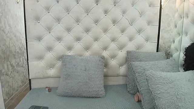 LadyMiax online show from July 2026 04:12:02 AM