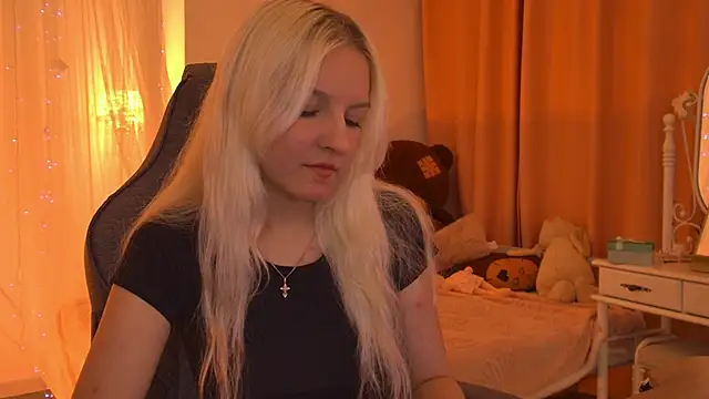 Snapshot of ViolaMore chatting on June 2026 06:38:01 PM ViolaMore online show from June 2026 06:38:01 PM