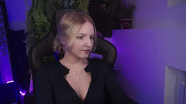 Snapshot of ViolaMore chatting on July 2026 12:48:02 PM ViolaMore online show from July 2026 12:48:02 PM