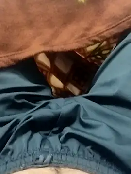 Roy3 2 online show from April 2026 06:25:02 PM