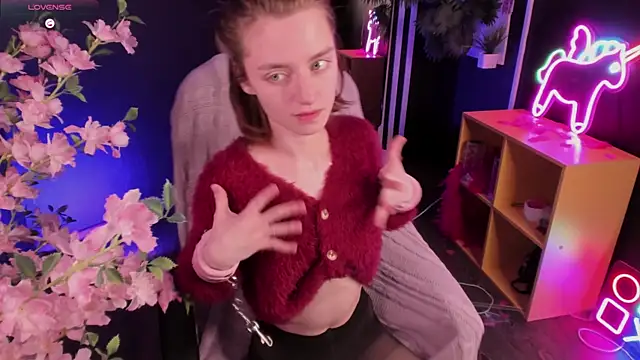 Pretty Victoria online show from April 2026 10:56:02 AM