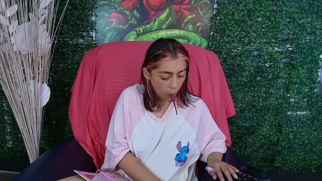 PinkyyPieee  online show from March 2026 01:13:01 PM