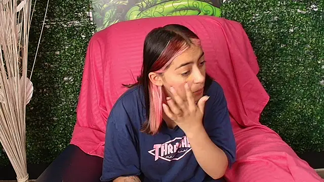 PinkyyPieee  online show from March 2026 12:39:02 PM