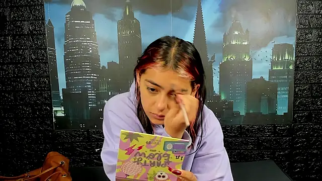 PinkyyPieee  online show from April 2026 01:13:02 PM