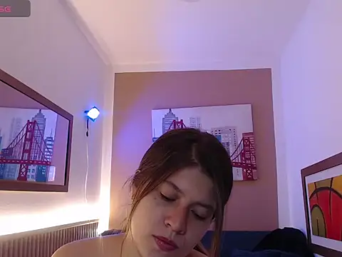 Moonna linnda online show from April 2026 02:19:01 PM