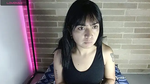sweet-little online show from May 2026 12:34:01 PM