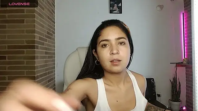 sweet-little online show from March 2026 08:13:01 PM