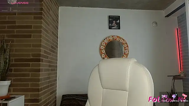 sweet-little online show from March 2026 04:19:02 PM