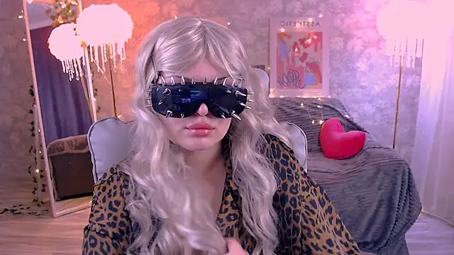 DaisyBloomm online show from March 2026 03:27:01 PM