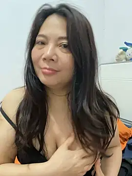 Snapshot of yu19988 chatting on April 2026 12:00:01 AM yu19988 online show from April 2026 12:00:01 AM