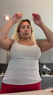 mxmxee online show from April 2026 09:27:01 PM