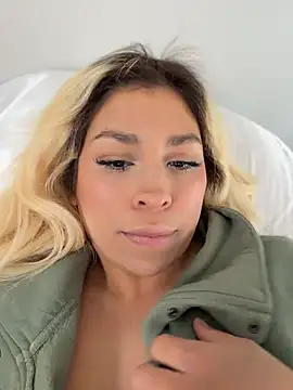 mxmxee online show from April 2026 10:57:02 PM