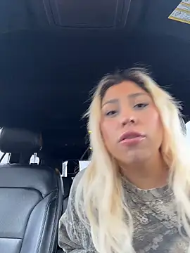 mxmxee online show from April 2026 07:42:01 PM