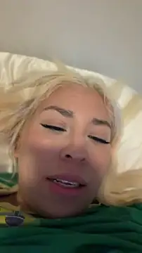 mxmxee online show from April 2026 03:24:01 AM