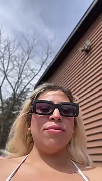 mxmxee online show from April 2026 04:43:02 PM