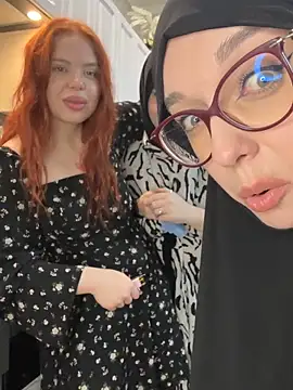 RedheadQueen  online show from April 2026 06:10:01 PM