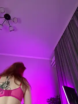 RedheadQueen  online show from April 2026 01:23:02 PM