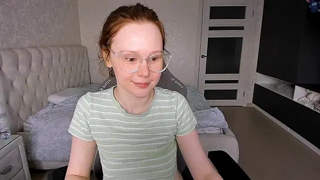 NikiCozy online show from March 2026 11:34:01 AM