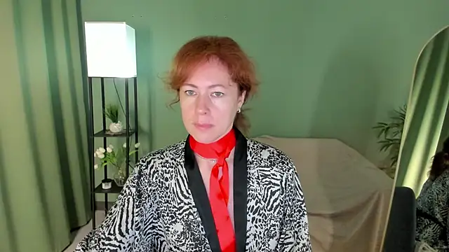 Snapshot of LeticiaRomano chatting on July 2026 04:02:02 AM LeticiaRomano online show from July 2026 04:02:02 AM
