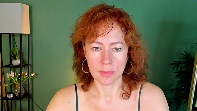 Snapshot of LeticiaRomano chatting on June 2026 04:07:01 AM LeticiaRomano online show from June 2026 04:07:01 AM