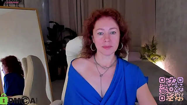 Snapshot of LeticiaRomano chatting on June 2026 04:02:02 AM LeticiaRomano online show from June 2026 04:02:02 AM