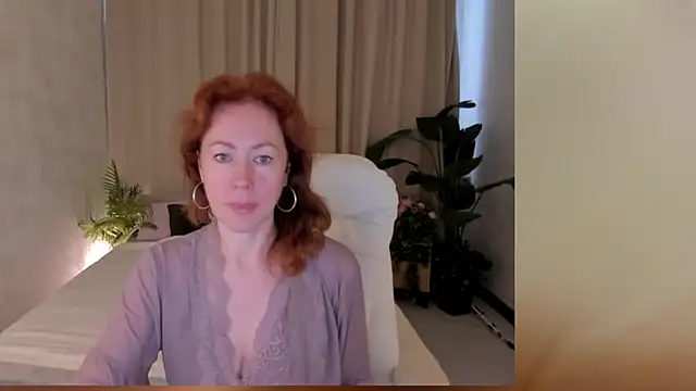 Snapshot of LeticiaRomano chatting on May 2026 04:18:02 AM LeticiaRomano online show from May 2026 04:18:02 AM