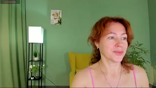 Snapshot of LeticiaRomano chatting on July 2026 03:57:01 AM LeticiaRomano online show from July 2026 03:57:01 AM