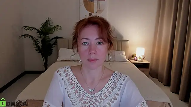 Snapshot of LeticiaRomano chatting on May 2026 04:01:01 AM LeticiaRomano online show from May 2026 04:01:01 AM