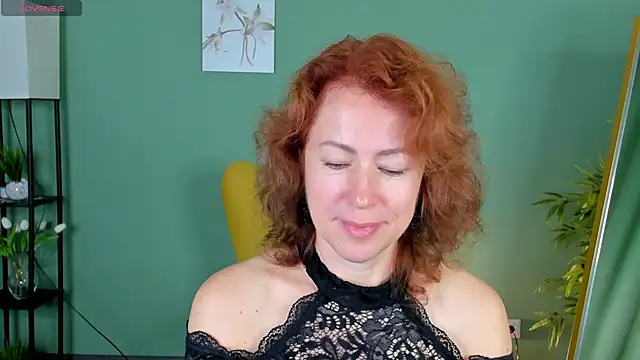 Snapshot of LeticiaRomano chatting on June 2026 04:07:02 AM LeticiaRomano online show from June 2026 04:07:02 AM