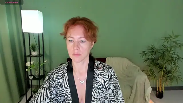 Snapshot of LeticiaRomano chatting on July 2026 06:47:02 AM LeticiaRomano online show from July 2026 06:47:02 AM