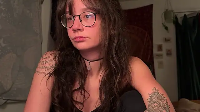 nyxo  online show from April 2026 06:47:01 PM